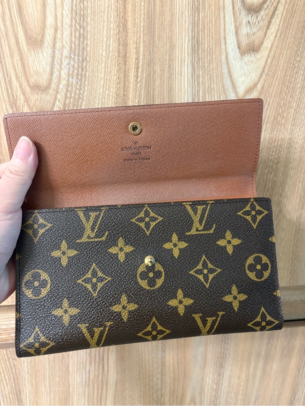 Auth Louis Vuitton Monogram International Trifold Wallet - Picture 13 of 13